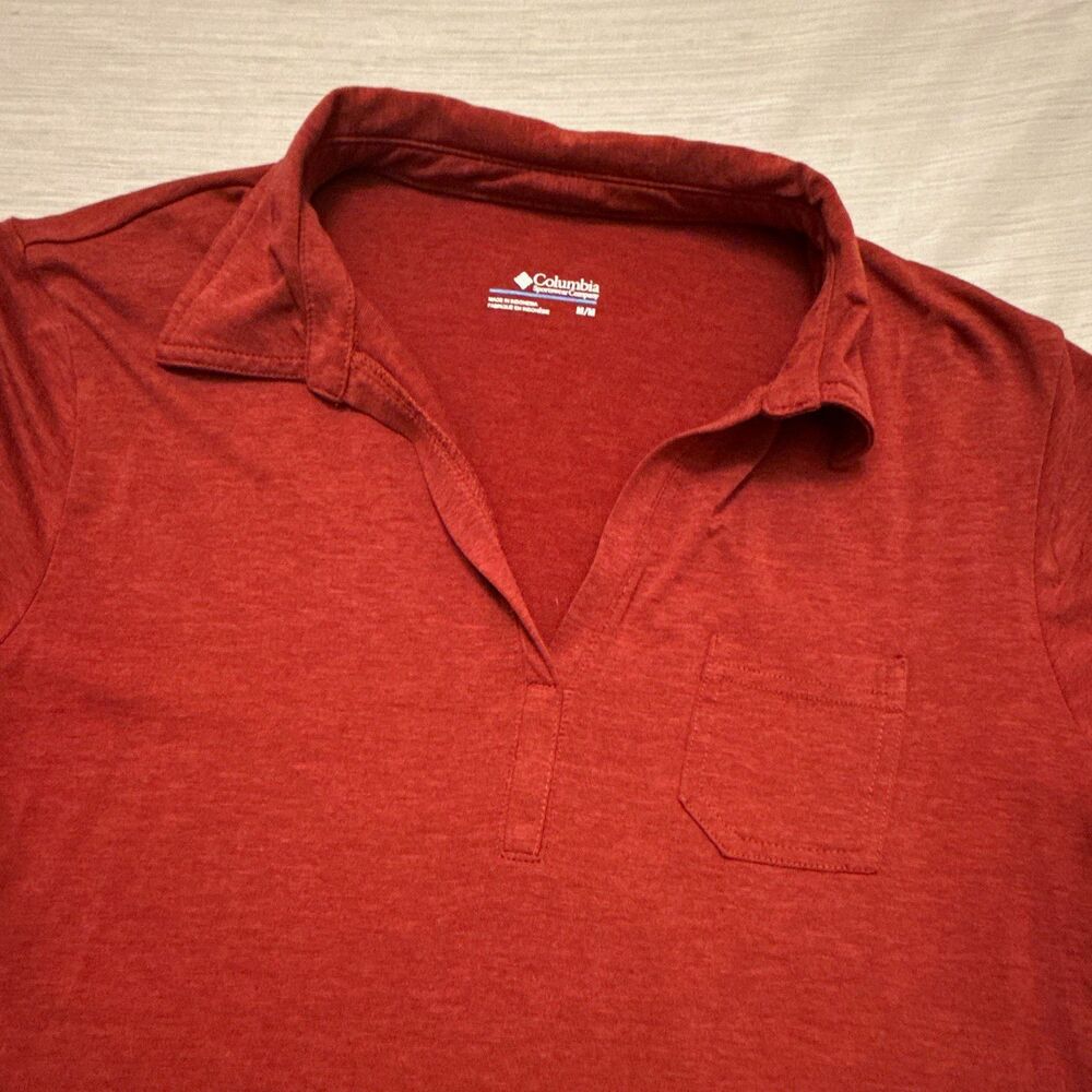 Columbia Women’s M Red Collared Short Sleeve Polo Shirt Front Pocket V-Neck